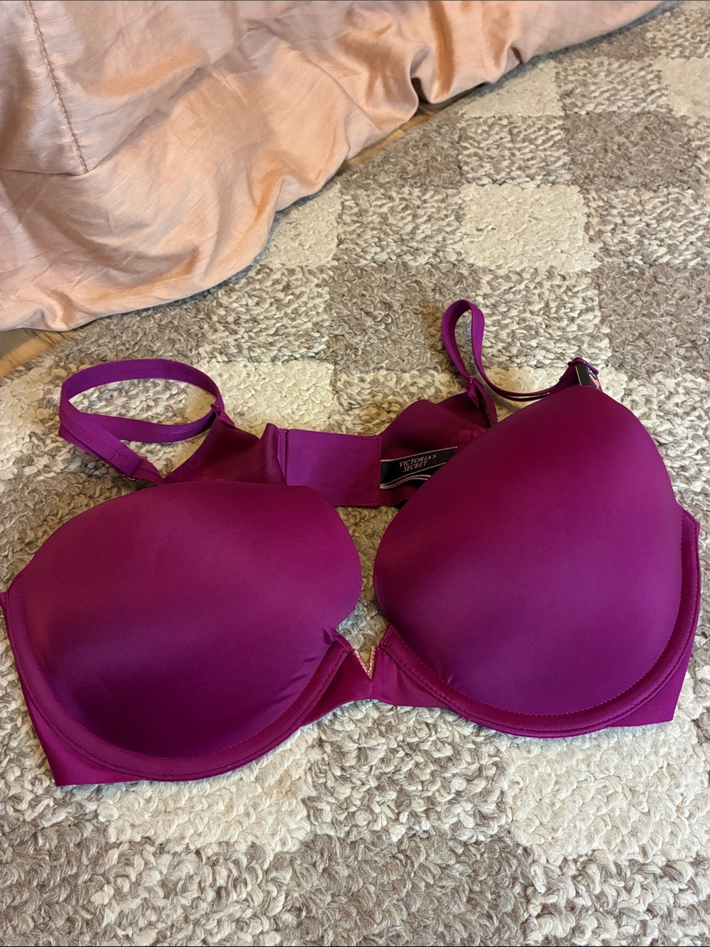 Victoria’s Secret Smooth Push-Up Bra - Magenta 36-C